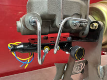 Wilwood style under master adjustable proportioning valve and bracket with lines and fittings